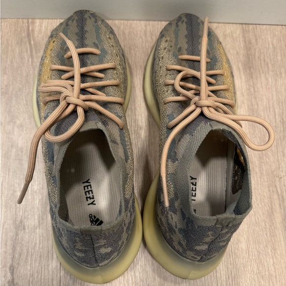 Yeezy 380 - Picture 10 of 13